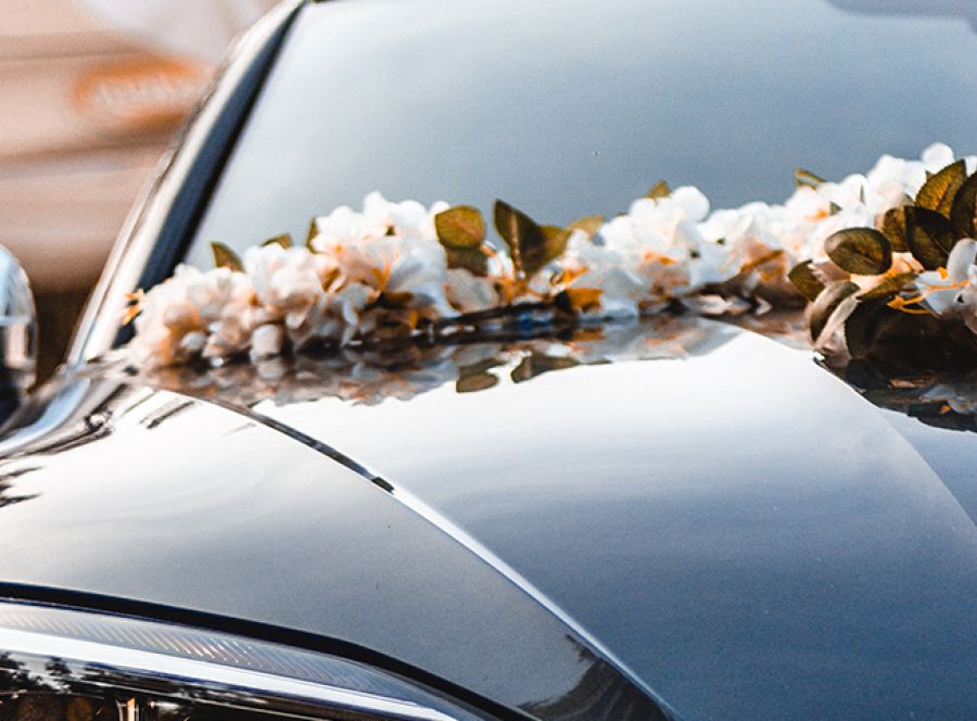 Consejos de un chófer experimentado:  ¿Cómo contratar un servicio de transporte para una boda en Ibiza?