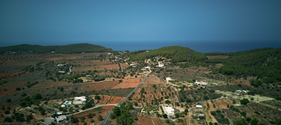 Teambuilding y eventos corporativos en Ibiza con transporte privado: Actividades para reforzar la conexión en tu equipo