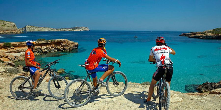 Ibiza exhibe su oferta lifestyle, gastronómica, deportiva y cultural en FITUR