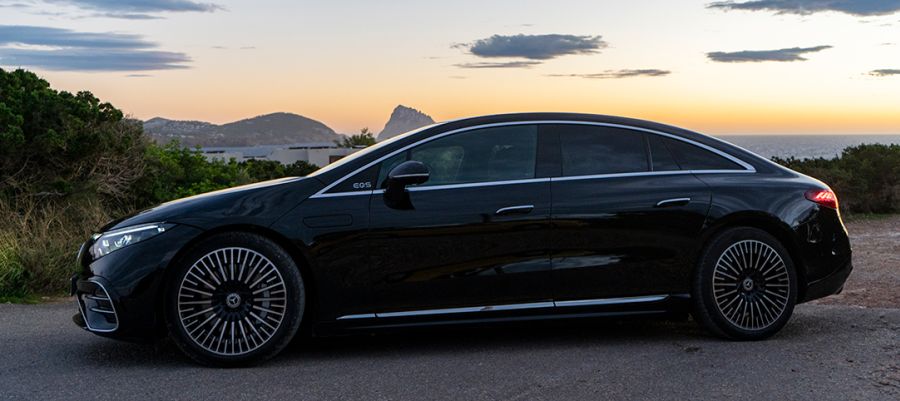 Private transfers to discover new investment possibilities in Ibiza.